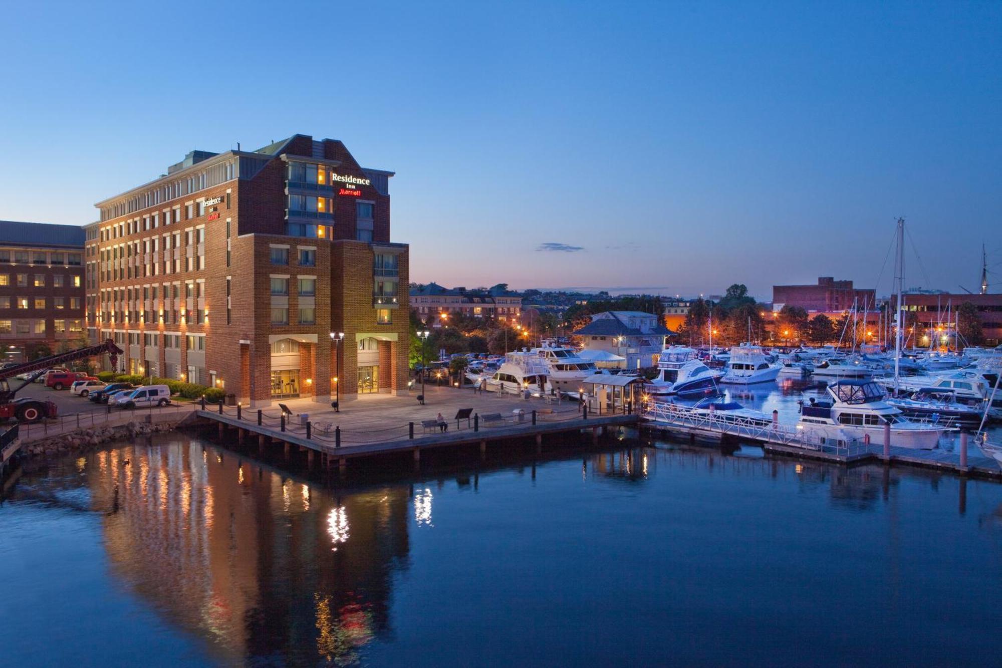 Residence Inn By Marriott Boston Harbor On Tudor Wharf Bagian luar foto